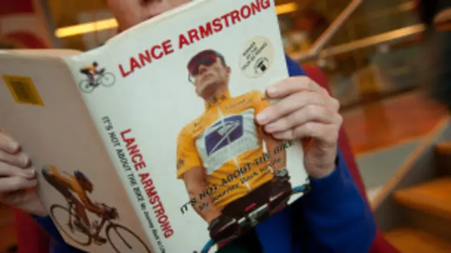 लाखों की संख्या में बिकी थी आर्मस्ट्रांग की किताब 