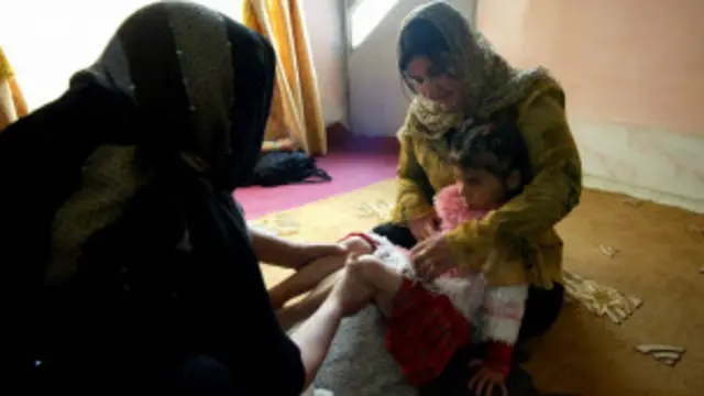 इस प्रथा के खिलाफ़ लोग दुनियाभर में आवाज उठा रहे हैं