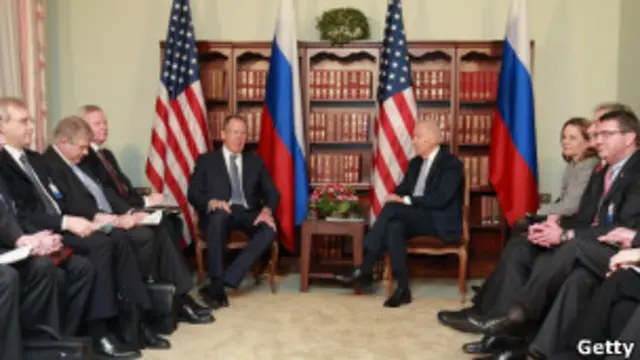 Сергей Лавров и вице-президент США Джозеф Байден в Мюнхене 2 февраля 2013 года