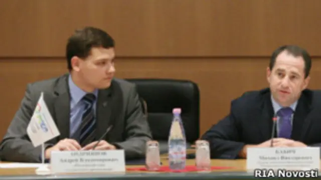 По сообщению пресс-службы МГУ, Андрей Андриянов (слева) сам попросился в отставку