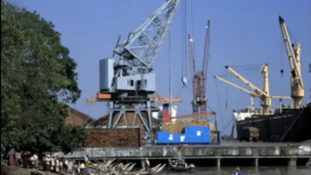 နိုင်ငံခြားက တင်သွင်းမယ့် LNG သဘာဝ ဓါတ်ငွေ့ရေကို အသုံးပြုပြီး ဒီစက်ရုံတွေကို လည်ပတ်မယ်