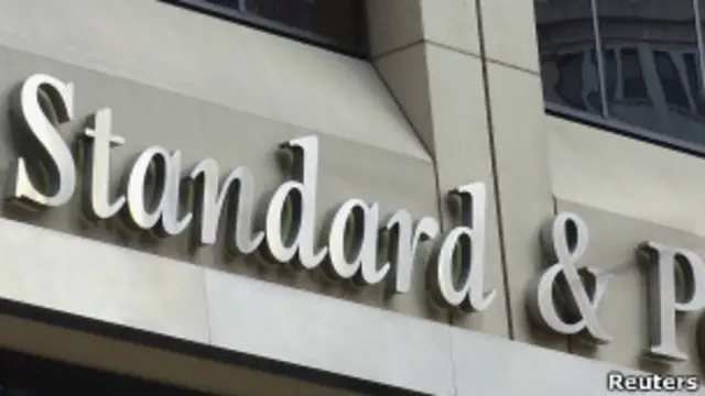 Вывеска на здании Standard & Poor's в Нью-Йорке (фото 3 августа 2012 года)