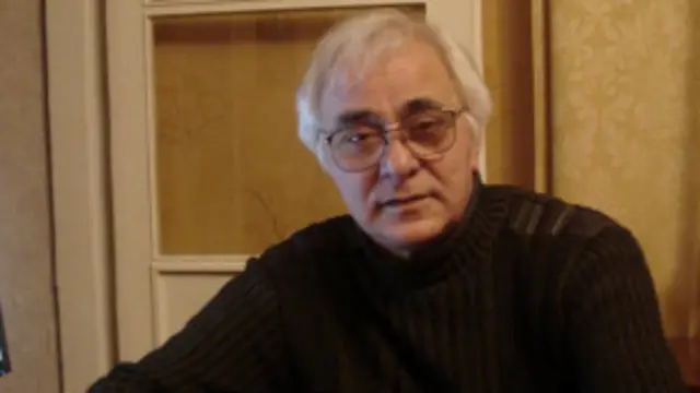 BBC Azərbaycancanın müxbiri Aleksey Manvelyan Qarabağ münaqişəsi başlayandan sonra Azərbaycanı tərk etmək məcburiyyətində qalmış və hazırda Yerevanda yaşayır.