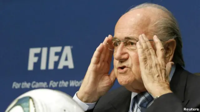 سپ بلاتر معتقد است موضوع همجنس گرایی و فوتبال بحثی اخلاقی است