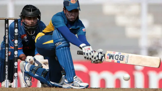 د سريلانکا د ښځينه لوبغاړو د لوبې پيل ښه نه و، خو د منځ لوبغاړو لوبه يو څه کابو کړه، خو ويې نه شوکړای هدف پوره کړي