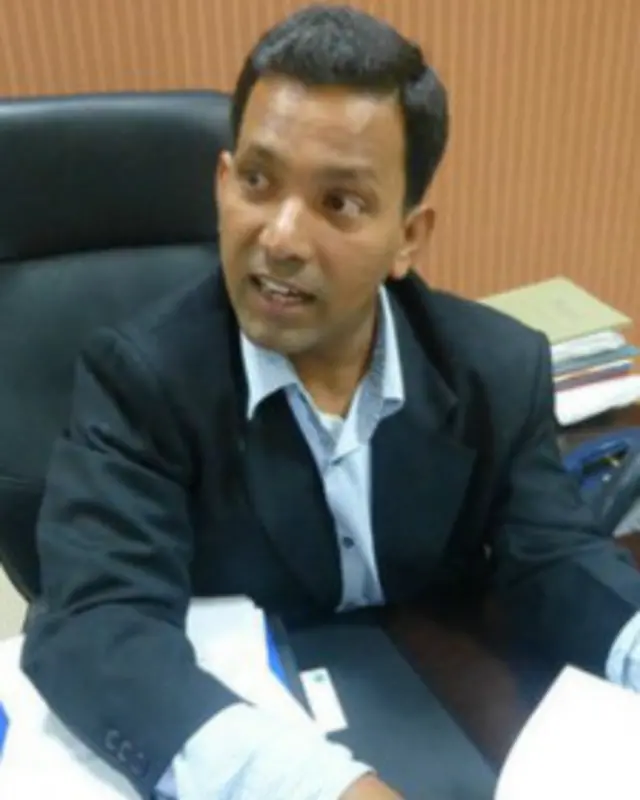 ज़िला मजिस्ट्रेट कुंदन कुमार बड़ी संख्या में गर्भाशय हटाए जाने के मामलों से चिंतित हैं