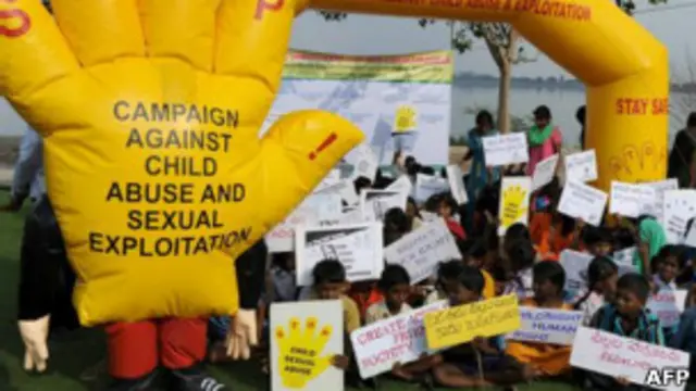 Protest against child abuse in India