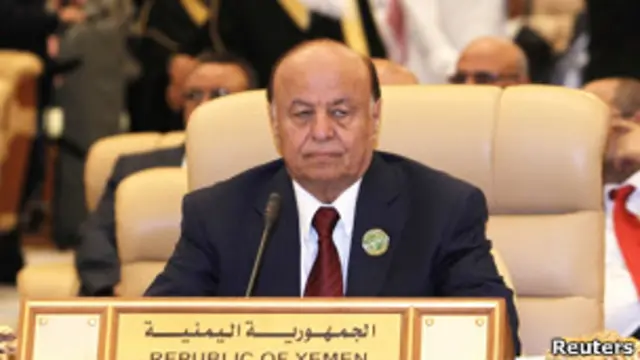 ينظر الى قرارات هادي على انها جزء من جهود تخفيف قبضة عائلة صالح على القوات المسلحة