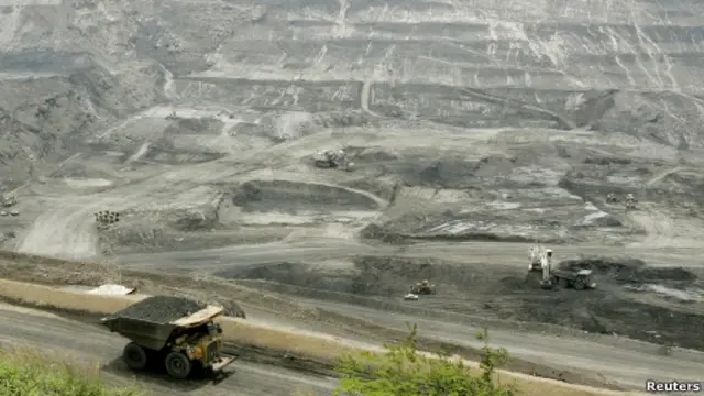 Mina de carbón a cielo abierto en Colombia.