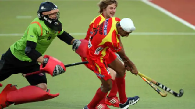 रांची राइनोस के मंदीप सिंह ने अपनी टीम के लिए दो गोल किए. राइनोस ने सेमीफ़ाइनल में उत्तरप्रदेश विज़र्ड्स को हराया.