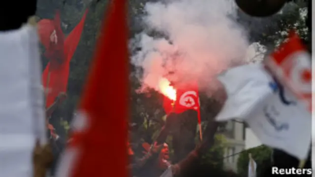 Unjuk rasa massal marak setelah pembunuhan Shokri Belaid. 