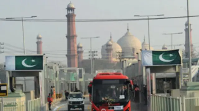 ن لیگ کی مخالف جماعتوں نے انتخابی مہم کے دوران میٹرو بس منصوبے کو تنقید کا ہدف بنایا ہے