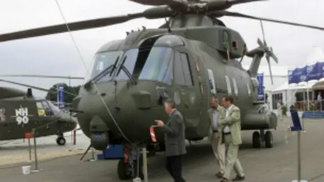 रिश्वत के आरोपों के बाद हेलिकॉप्टर पर राजनीतिक तूफ़ान खड़ा हो गया है