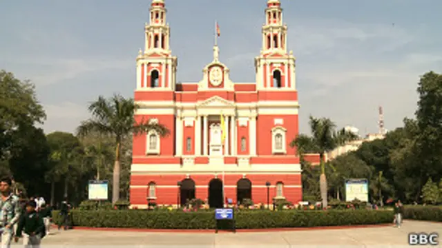 भारतीय रोमन कैथलिक ईसाईयों की इस मुद्दे पर मिली-जुली प्रतिक्रिया है.