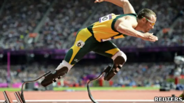 حقق بستوريوس رقما قياسيا جديدا خلال مشاركته في اولمبياد لندن حيث فاز بميداليتين ذهبيتين واخرى فضية.