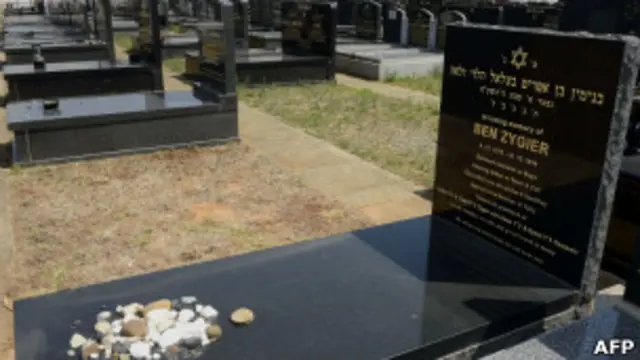 Могила Бена Зигера