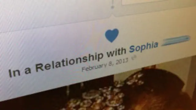 ¿Cuesta realmente esta frase US$5? Sophia ha ganado cientos de dólares vendiendo su "estado de relación".