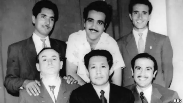 نشستهها: حفیظالله خیال، احمد باباقولف، کریم قاسماف
ایستاده: حسین ارمان، فضل احمد نینواز، سلیم سرمست