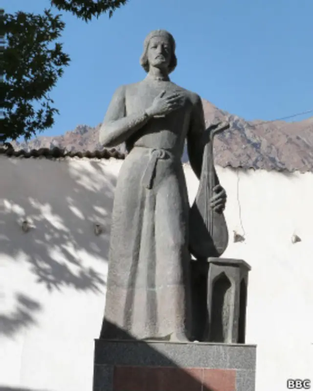 پیکرهباربد مروزی در ناحیه درواز تاجیکستان