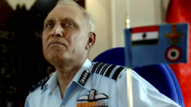 पूर्व वायु सेना प्रमुख एसपी त्यागी को मामले में पूछताछ के लिए सीबीई ने बुलाया है.