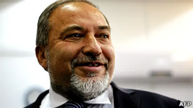 سيتعين على ليبرمان التخلي عن مقعده النيابي في حال الإدانة