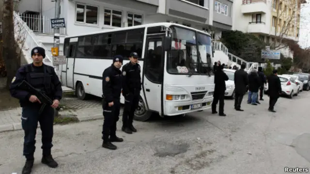Polisi Turki di Ankara