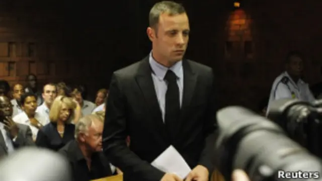 نفى البطل الأوليمبي قتل صديقته عارضة الازياء مع سبق الاصرار والترصد.