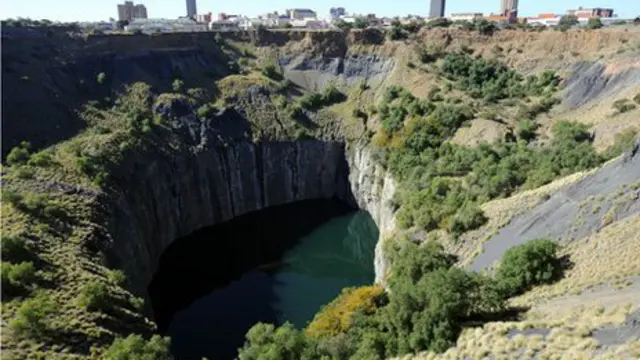 दक्षिण अफ्रीका में किंबरले की इस खदान का इस्तेमाल 1914 से ही बंद हो गया है