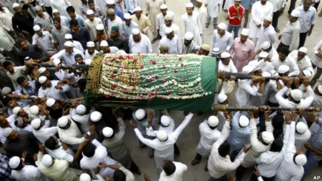 बम धमाकों