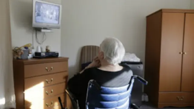 अकेलेपन की समस्या पूरी दुनिया में बढ़ रही है, ख़ासकर बुजुर्गों में