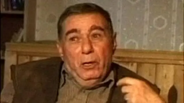 Prezident yazıçı Əkrəm Əylislini "Xalq yazıçısı" titulundan və təqaüdündən məhrum edib.