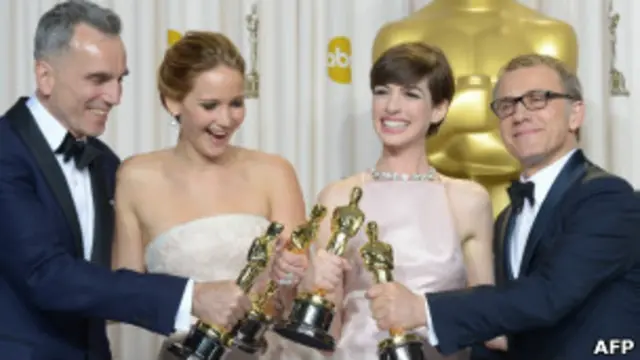 Дэниел Дэй Льюис (на фото слева) стал первым актером, трижды получившим "Оскара" в этой номинации