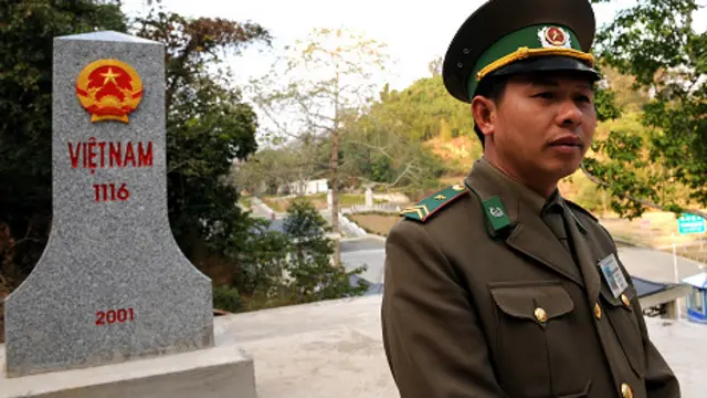 Lính biên phòng Việt Nam tại cửa khẩu Hữu Nghị Quan