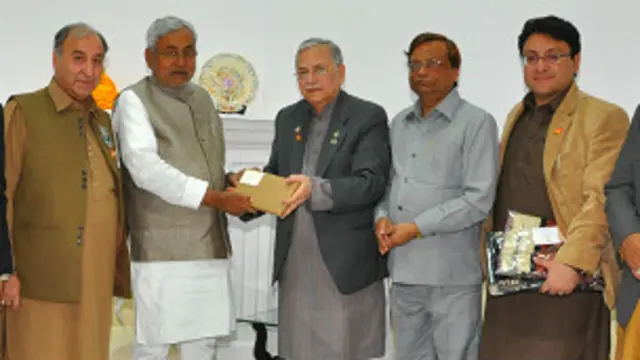 पाकिस्तानी डॉक्टरों ने मुख्यमंत्री नीतिश कुमार से मुलाकात की.