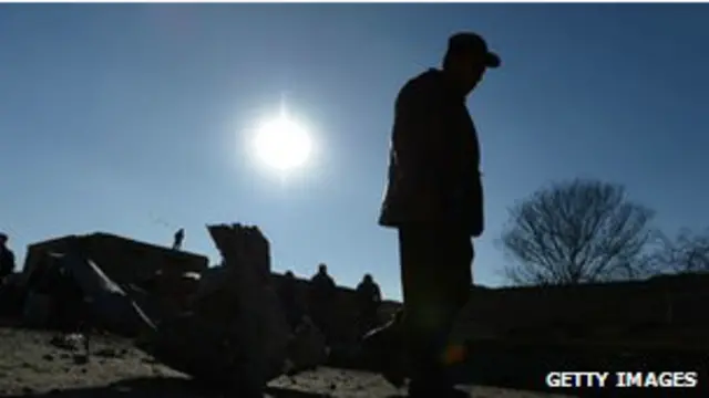 وړاندې تر دې ویل شوي وو چې آیساف ځواکونو په سیمه کې خپل تاسیسات پاکستاني ځواکونو ته پرې ایښي دي، نو له همدې امله پاکستاني ځواکونه هم شاوخوا څلوېښت کیلومتره د ډیورنډ له کرښې د افغانستان خاورې ته ورتېر شوي.