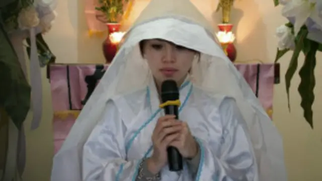 ليو بالزي التقليدي لعملها