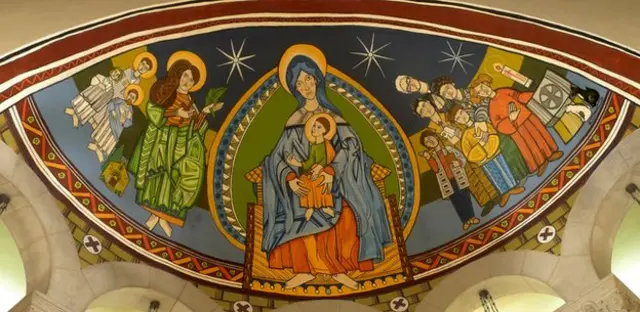 استغرق تزيين قبة الكنيسة عشرة أيام كاملة.