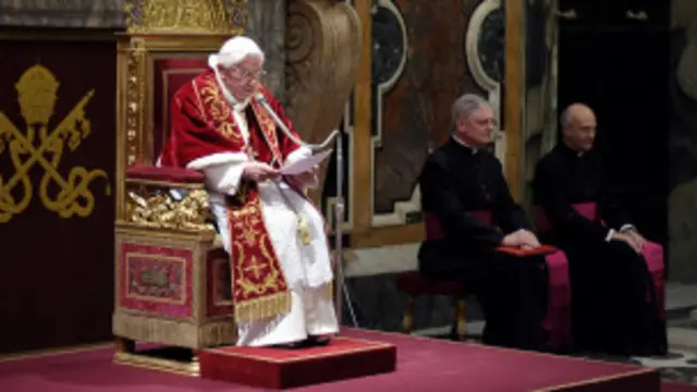 بنديكتوس السادس عشر أول بابا يستقيل منذ القرون الوسطى.