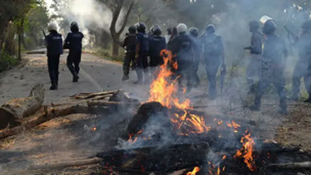 बांग्लादेश के अलग-अलग इलाकों से हिंसा की खबरें आ रही हैं.