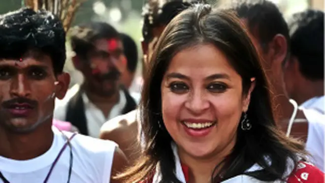 मिनहाज़ मजूमदार ने असम के कारीगरों के साथ मिलकर बांस के सामान को बड़ा बाज़ार देने का काम शुरू किया.