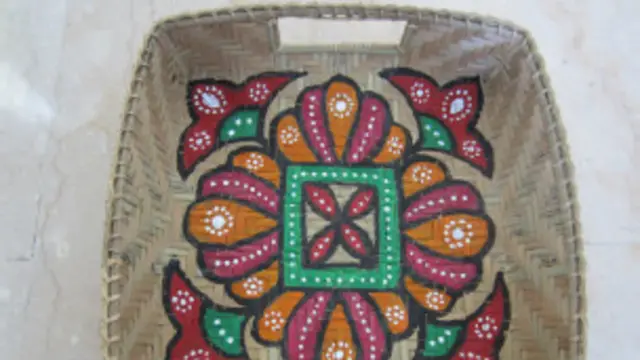 लोक कलाकारों की बनाई चीज़ों को शहरी ज़रूरत के हिसाब से ढाल कर गांव और शहर को जोड़ा जा सकता है.