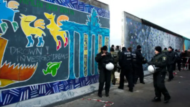 बर्लिन दीवार पर तनाव