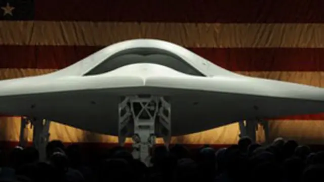 युद्ध में रोबोट के शामिल किए जाने पर सवाल उठाए जा रहे हैं.