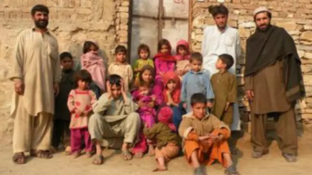 پاکستان میں شدت پسندی کی وجہ سے ہزاروں خاندان بے گھر ہو گئے ہیں