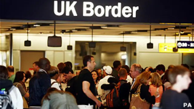 英国首相卡梅伦的发言人表示，人们普遍关注“福利旅游”的问题，这完全可以理解。 