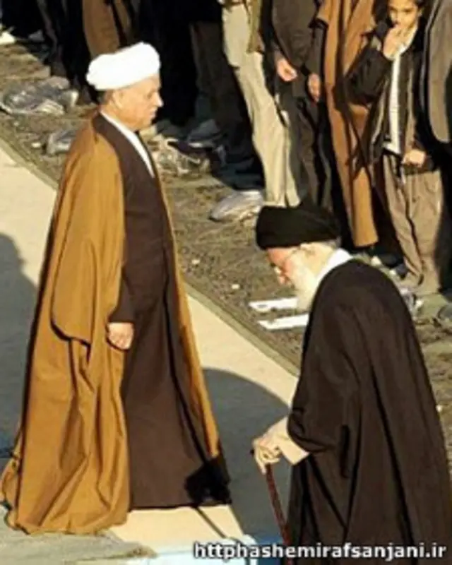 آقای هاشمی رفسنجانی در آخرین خطبه های نماز جمعه ای که ایراد کرد خواهان آزادی زندان سیاسی شده بود