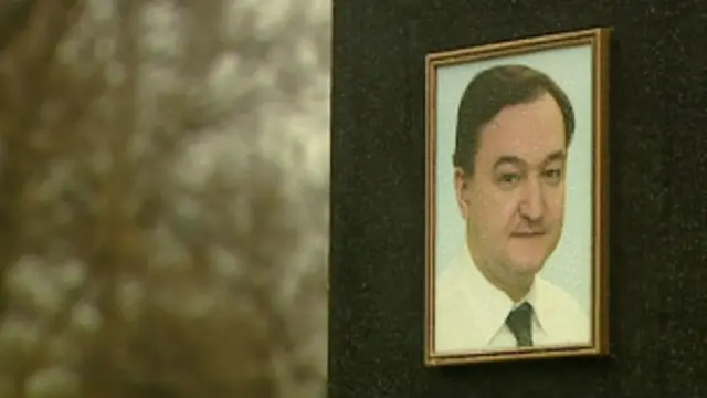 Памятник на могиле Сергея Магнитского