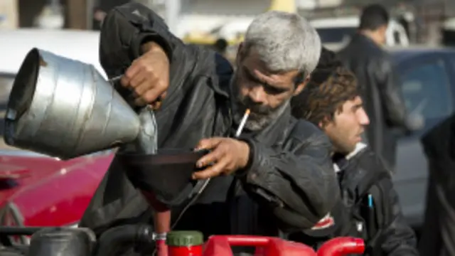 "رغم تعثر ضخ النفط إلى المصافي، إلا أنها مازالت تلبي احتياجات البلاد من المشتقات النفطية"