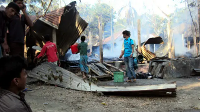 चिटगांव के कुछ गांवों में मंदिरों को जलाया गया है,