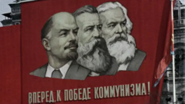 Selain Karl Marx, Lenin, Friedrich Engels merupakan tokoh yang dihormati kaum Komunis.